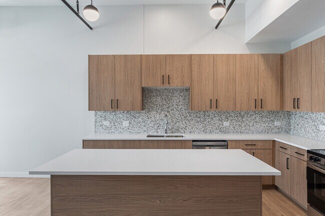 Foto del edificio - 805 N Milwaukee Ave
