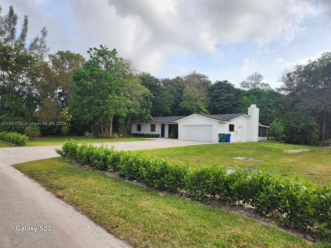 Building Photo - 5000 SW 193rd Ln