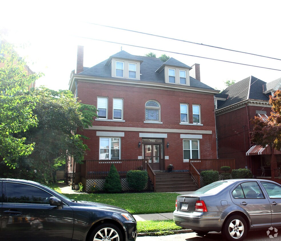 Primary Photo - 421 S Pacific Ave