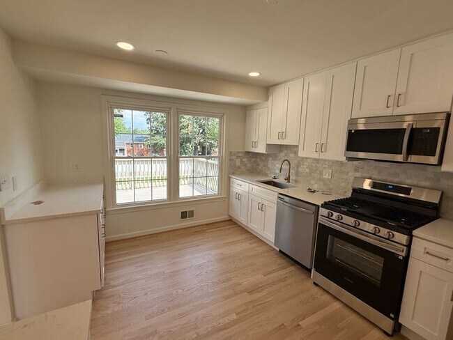Foto del edificio - 9706 Glen Way