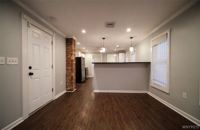 Building Photo - 497 West Ave