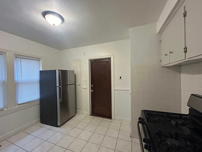 Foto del edificio - 5115 Yorkshire Rd