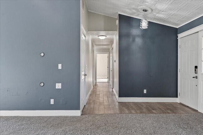 Building Photo - 14496 Frontier Dr