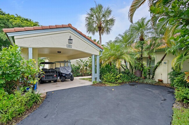 Building Photo - 2255 Las Brisas Ct