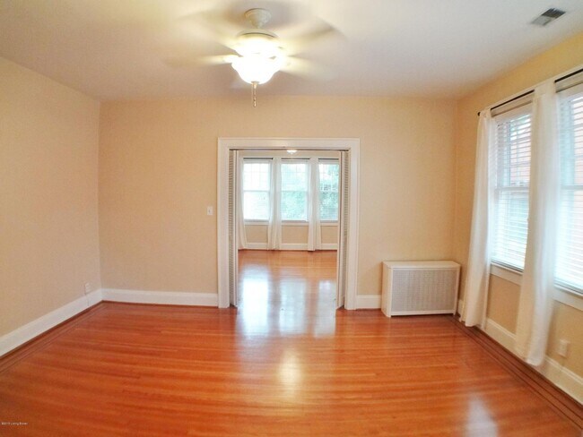 Foto del edificio - Beautiful 1BR condo in the Highlands- unit cannot be viewed until 5/28/2026