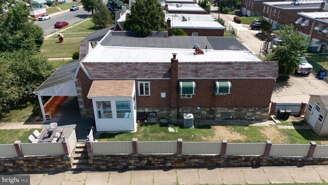 Foto del edificio - 1600 Fox Chase Rd
