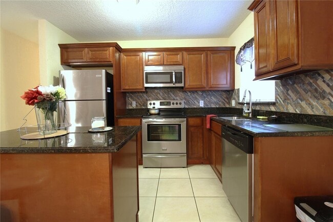 Foto del edificio - 5118 Anzio St