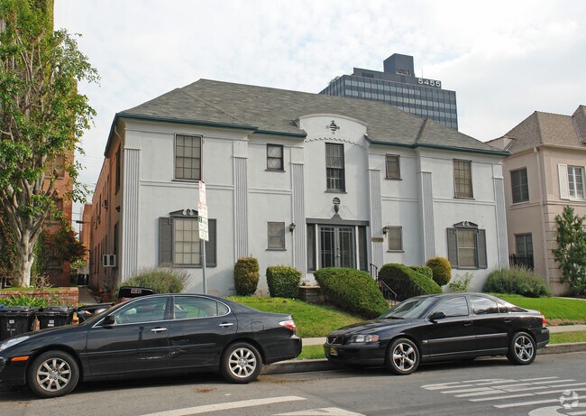 Building Photo - 642 S Burnside Ave