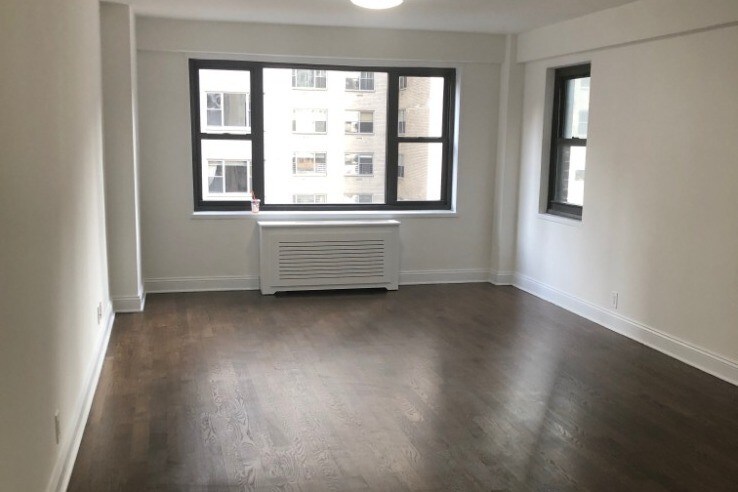 Primary Photo - 405 E 56th St