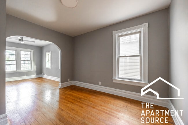 Foto del edificio - 2655 W Homer St