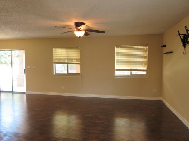 Foto del edificio - 14310 Island Point Dr