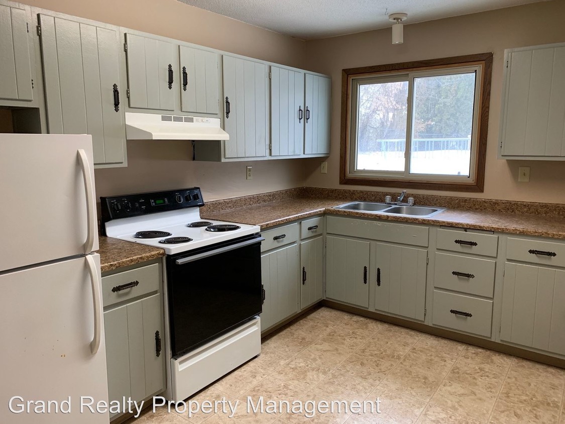 Foto principal - 216 12th St NE