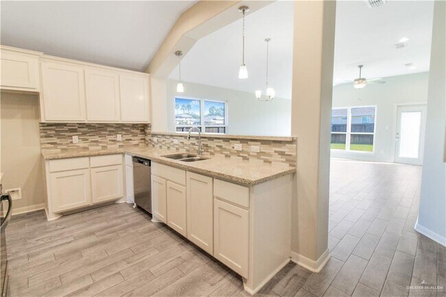 Foto del edificio - 12 Rye Cir