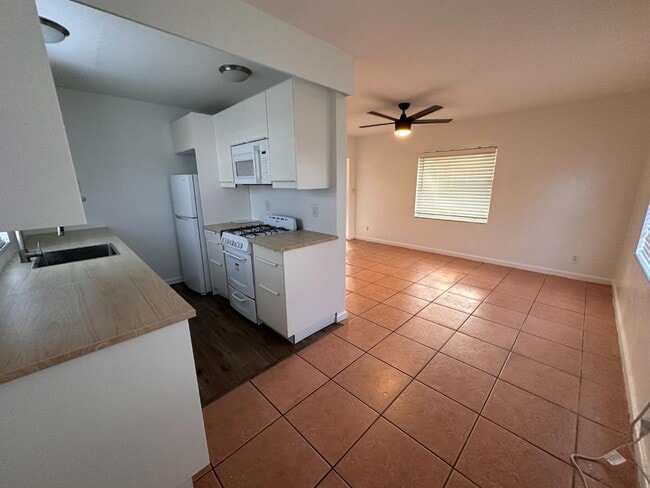 Photo - 232 NE 5th Ter Apartment