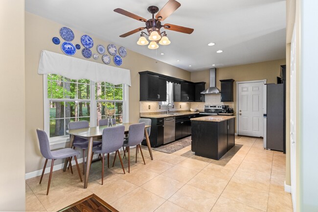 Foto del edificio - 46 Hingham Ln
