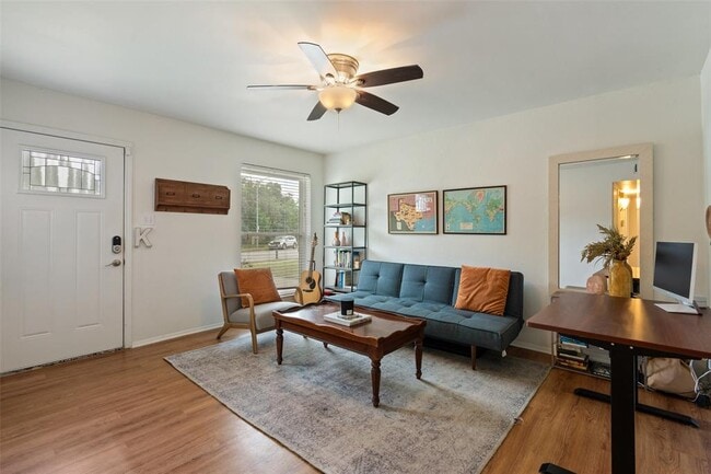 Building Photo - 6607 Boleynwood Dr