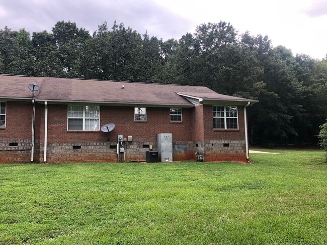 Foto del edificio - 254 Sloans Grove Rd