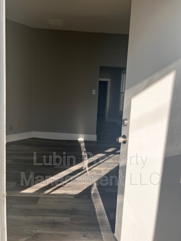 Building Photo - 1058 Delmar Ave