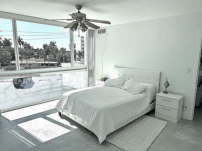 Foto del edificio - 2715 N Ocean Blvd