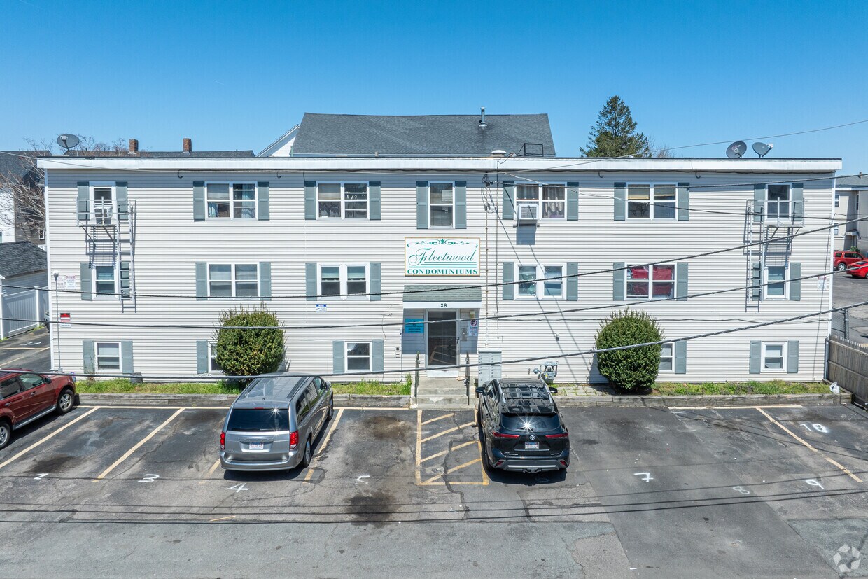 28 Reuben St Fall River, MA 02723-1640 - 28 Reuben St