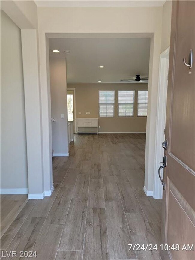Foto del edificio - BEAUTIFUL AND MODERN OPEN-CONCEPT 3 BEDROO...