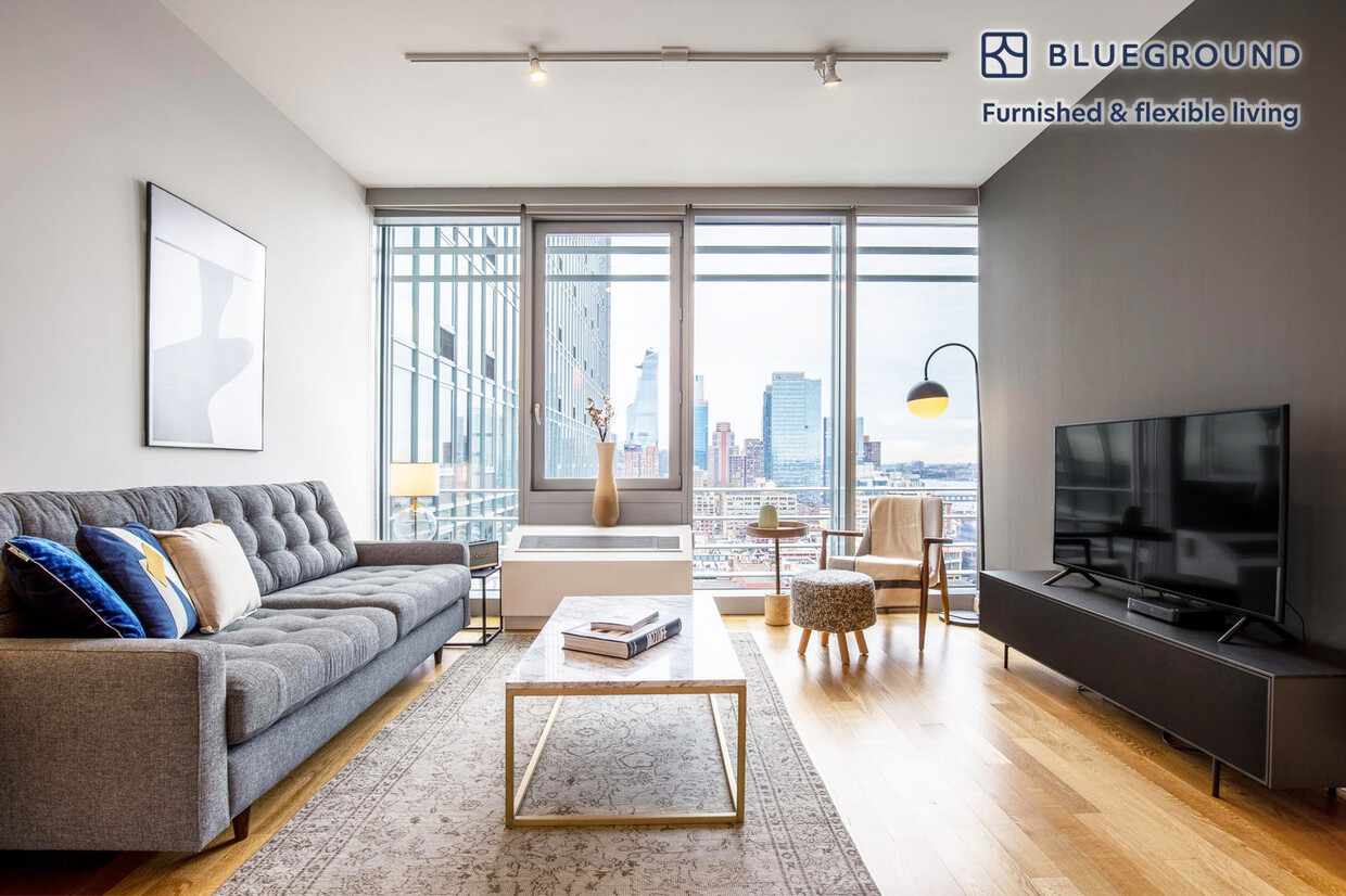 Foto principal - 554 W 54th St