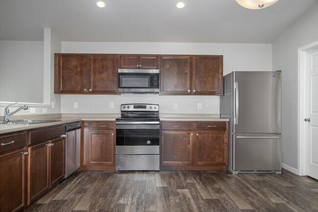 Building Photo - 2777 Jordan River Dr
