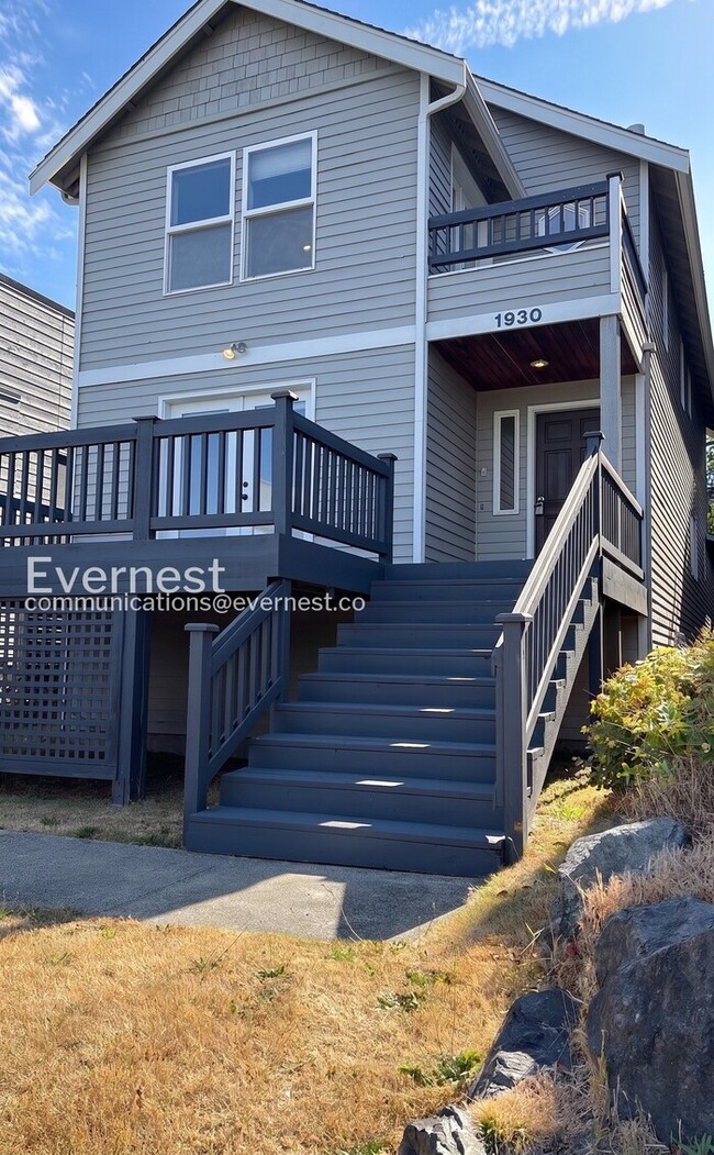 Building Photo - 1930 4th Ave W