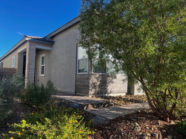 Building Photo - Modern 3-Bedroom Home in Skye Canyon Ranch...