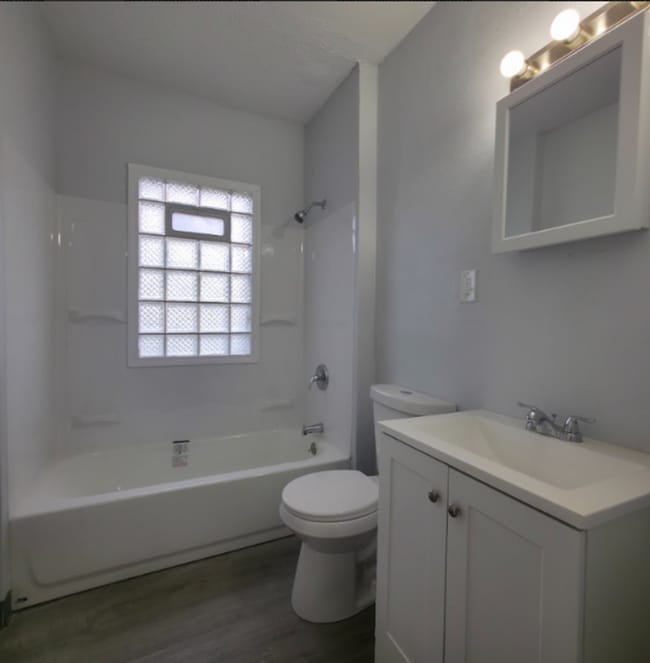 Building Photo - 3625 E 153rd St