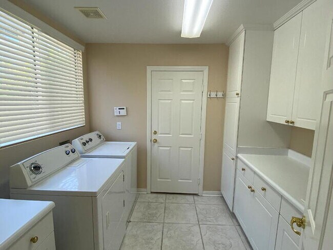 Building Photo - 10212 Owl's Peak Ct