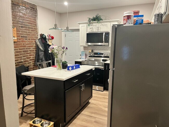 Foto del edificio - 2BR/1BA Townhouse in Central Northside! September 1 Move in!