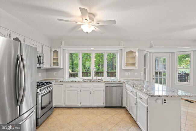 Building Photo - 15535 Laurel Ridge Rd