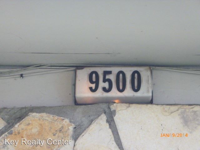 Building Photo - 9500 Emerald Park Dr