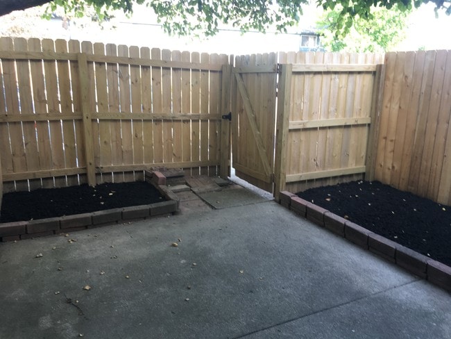 Building Photo - 1070 Merrimar Cir N