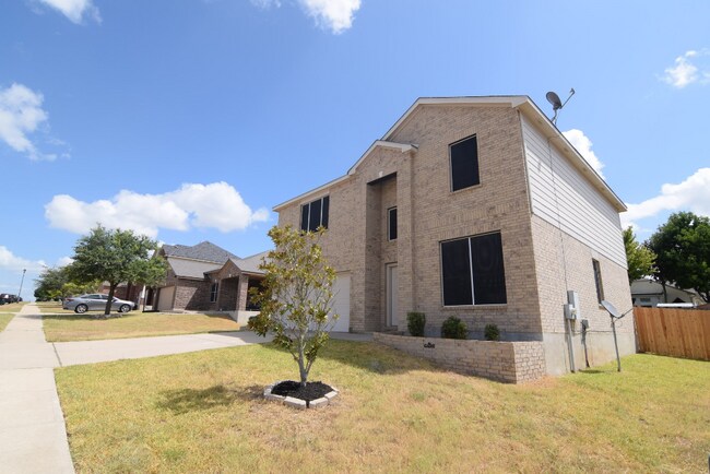 Building Photo - 6302 Bridgewood Dr