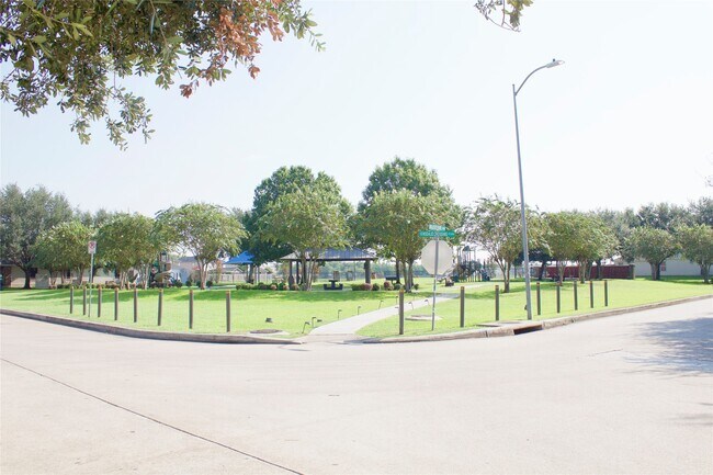 Foto del edificio - 10402 Kinsdale Crossing Ln