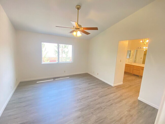 Building Photo - 6739 S Drexel Dr
