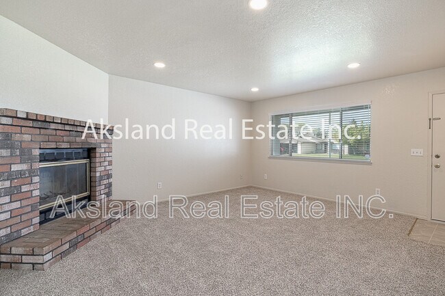 Foto del edificio - 354 Blossom Dr