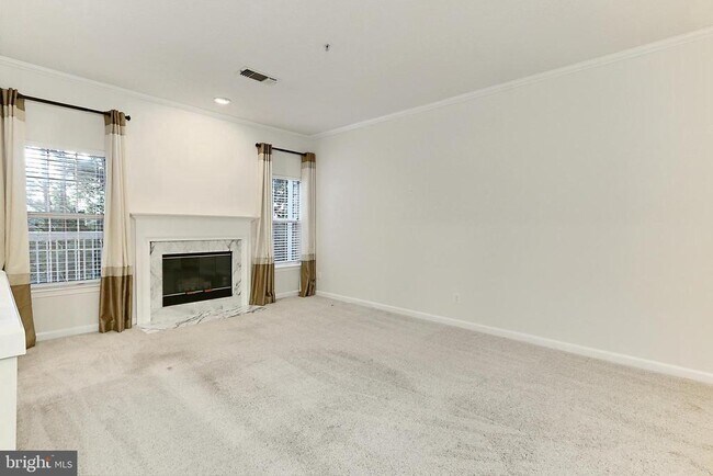 Foto del edificio - 1704 Lake Shore Crest Dr