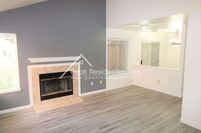 Foto del edificio - 2641 Decker Way