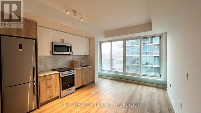Building Photo - 1195 The Queensway