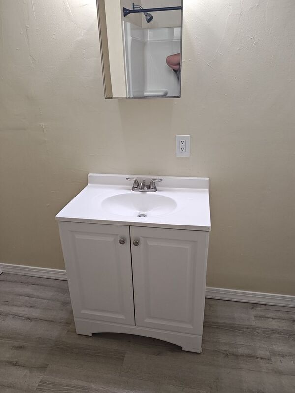 Foto del edificio - 850-850 Capouse Ave