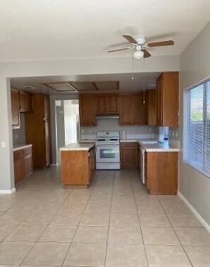 Building Photo - 30083 Westlake Dr