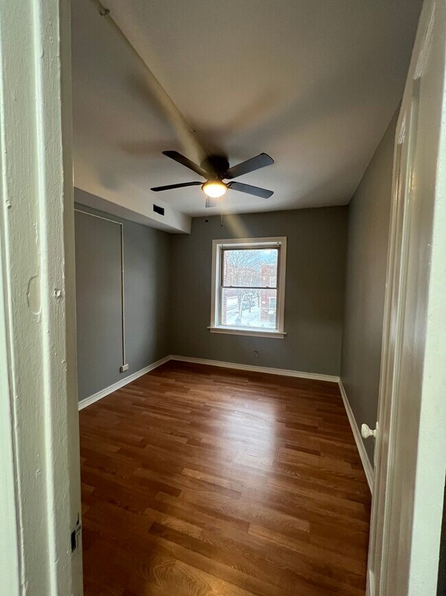 Building Photo - 7800 S Burnham Ave