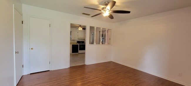 Building Photo - Gorgeous 3 bedroom/1.5 bath home!