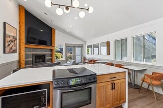 Building Photo - Parker Landing