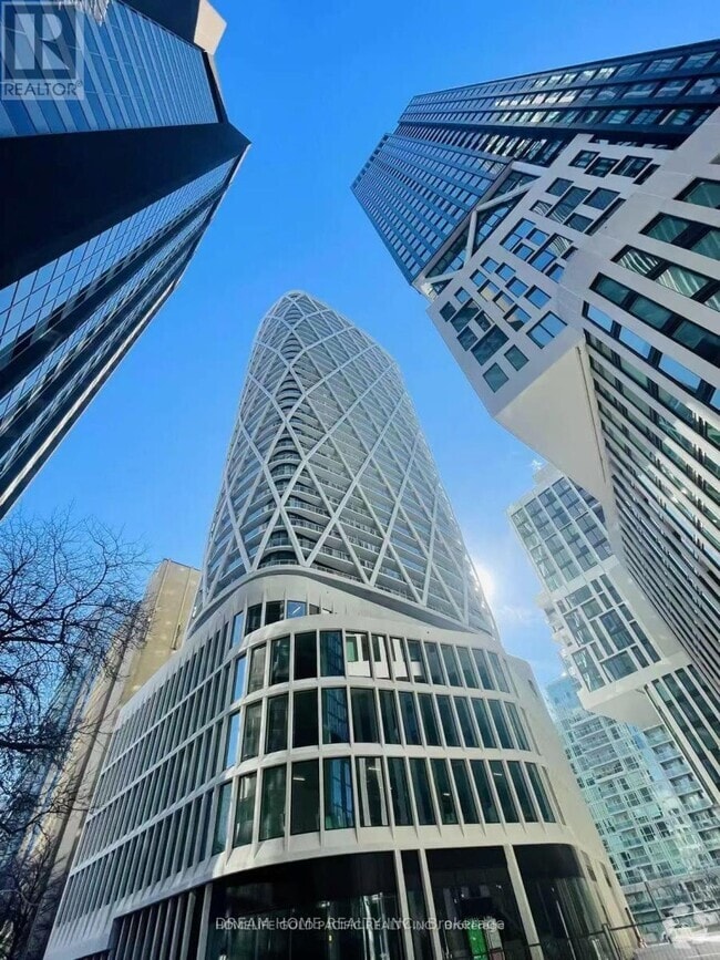 Building Photo - 230-1230 Simcoe St