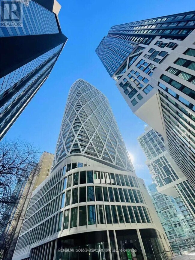Building Photo - 230 Simcoe St