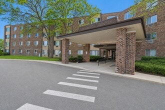 Building Photo - 1475 Rebecca Dr